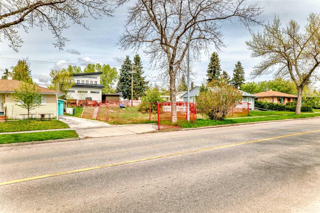 Picture of 523 Northmount Drive NW, Calgary Real Estate Listing