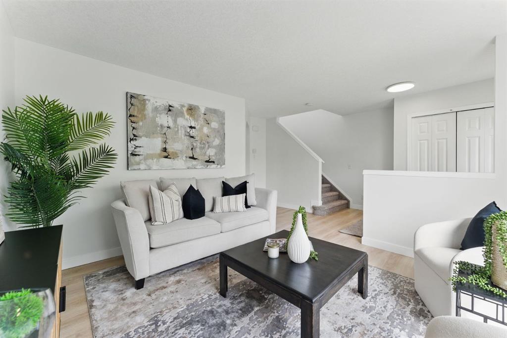Picture of 100 Saddlebrook Common NE, Calgary Real Estate Listing