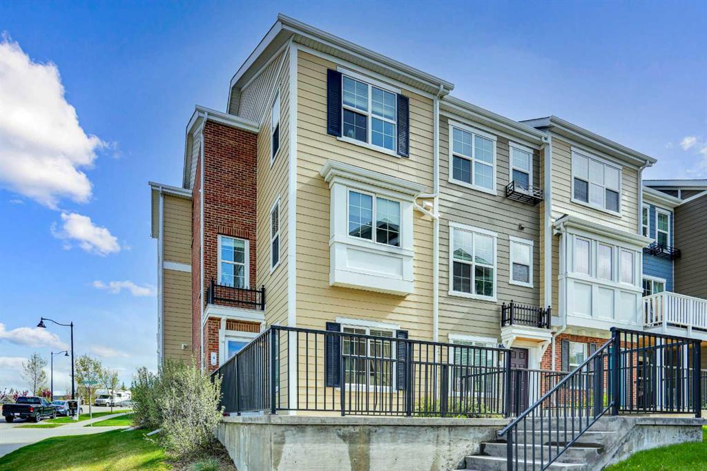Picture of 4 Sherwood Row NW, Calgary Real Estate Listing