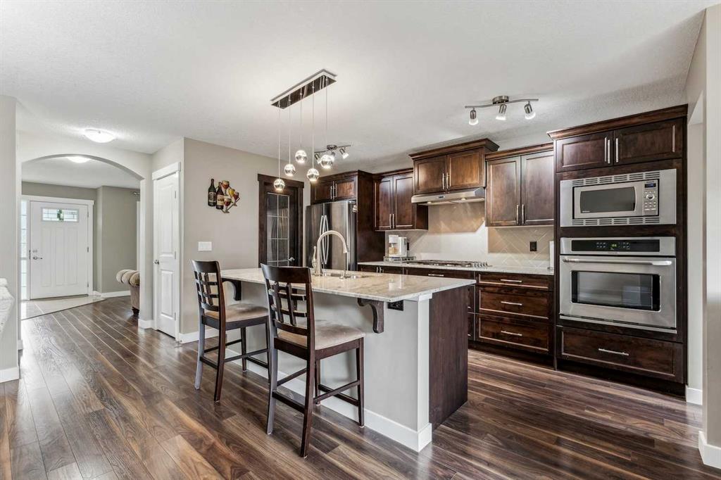 Picture of 28 Legacy View SE, Calgary Real Estate Listing
