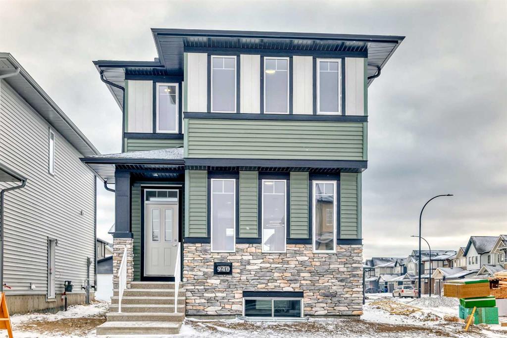 Picture of 940 Reynolds Lane SW, Airdrie Real Estate Listing
