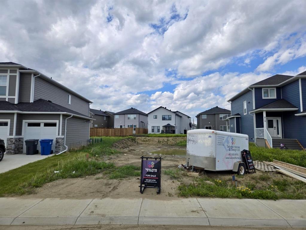 Picture of 820 Mandalay Boulevard , Carstairs Real Estate Listing