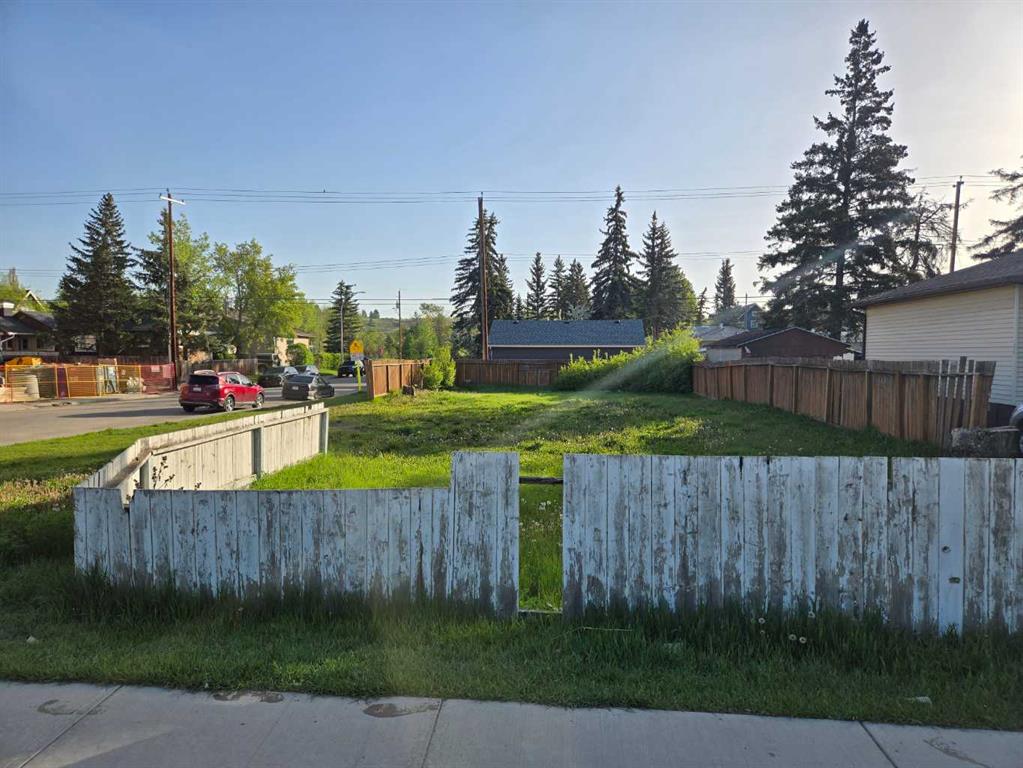 Picture of 6640 Bowness Road NW, Calgary Real Estate Listing