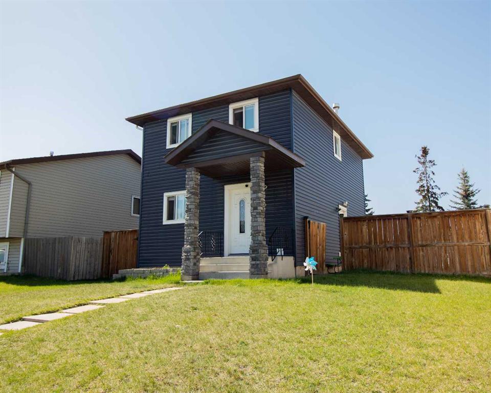 Picture of 16 Castleridge Road NE, Calgary Real Estate Listing