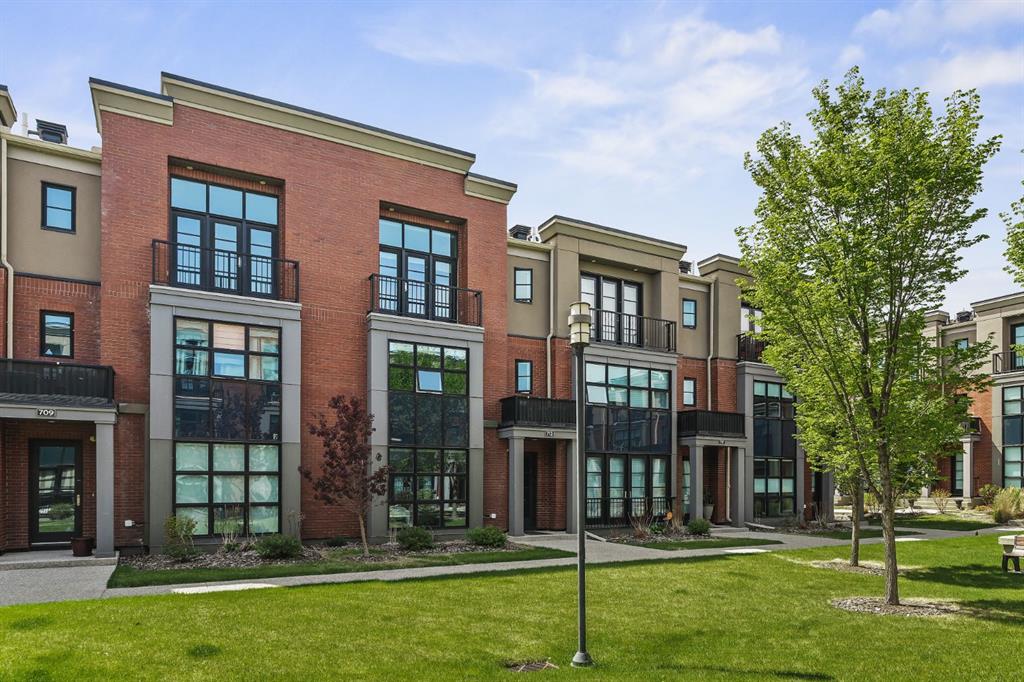 Picture of 713 Aspen Meadows Hill SW, Calgary Real Estate Listing