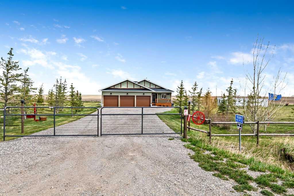 Picture of 193003 RR 261  , Rural Vulcan County Real Estate Listing