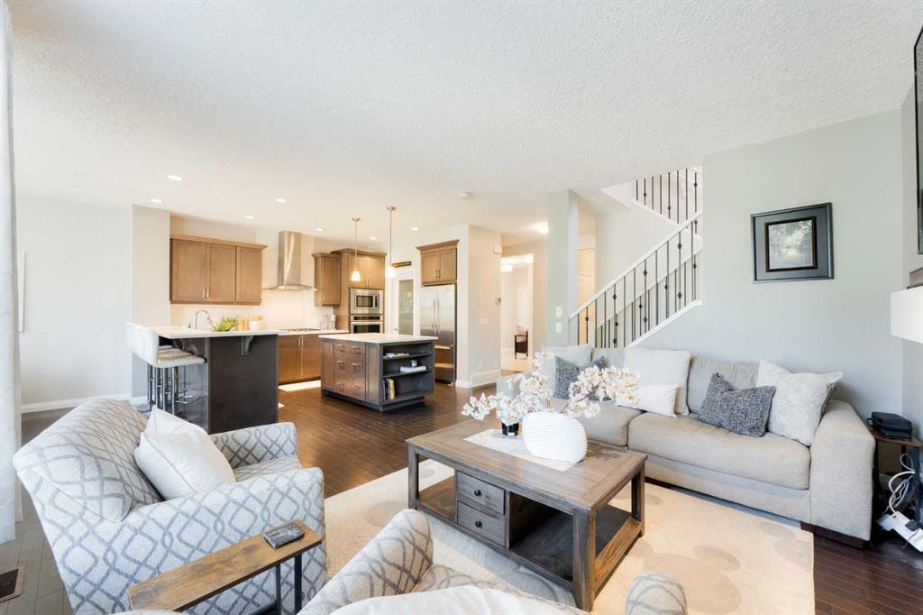 Picture of 49 Sunset Manor , Cochrane Real Estate Listing