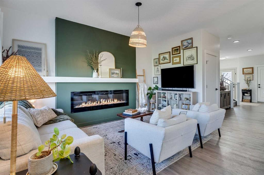 Picture of 825 Edgefield Street , Strathmore Real Estate Listing