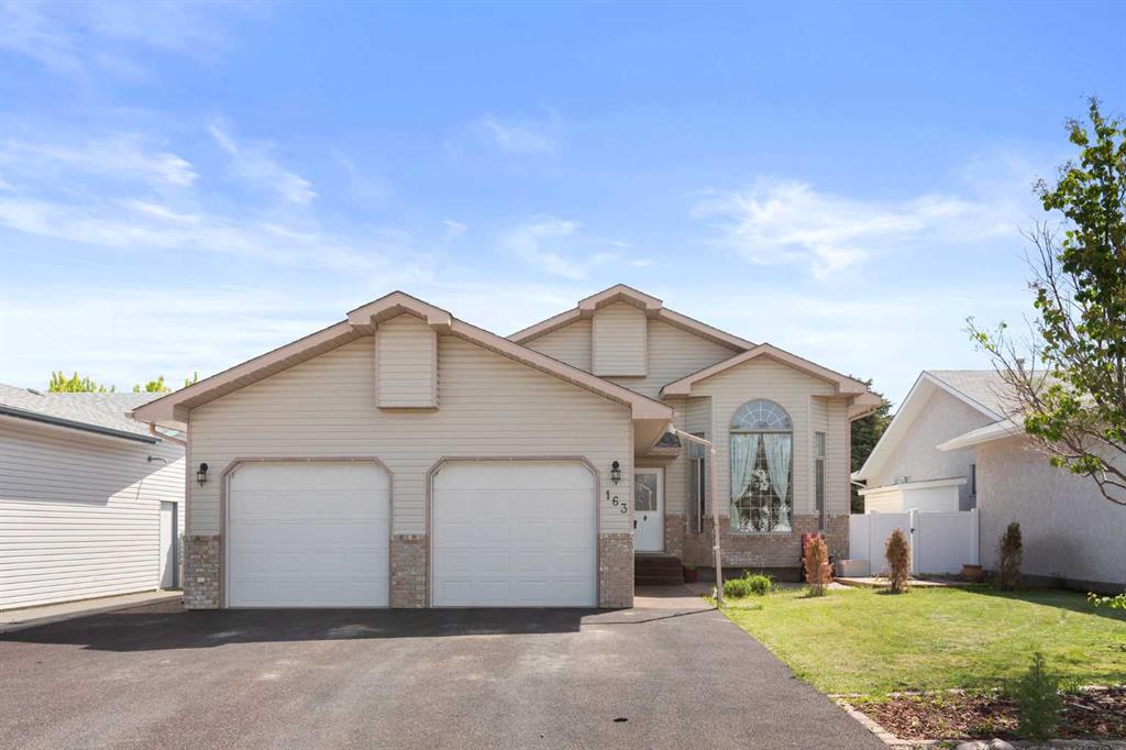 Picture of 163 Shannon Drive SE, Medicine Hat Real Estate Listing