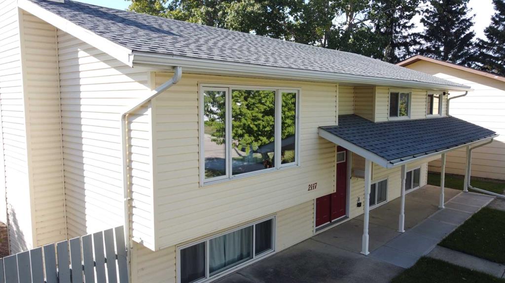 Picture of 2117 25 Avenue , Bowden Real Estate Listing