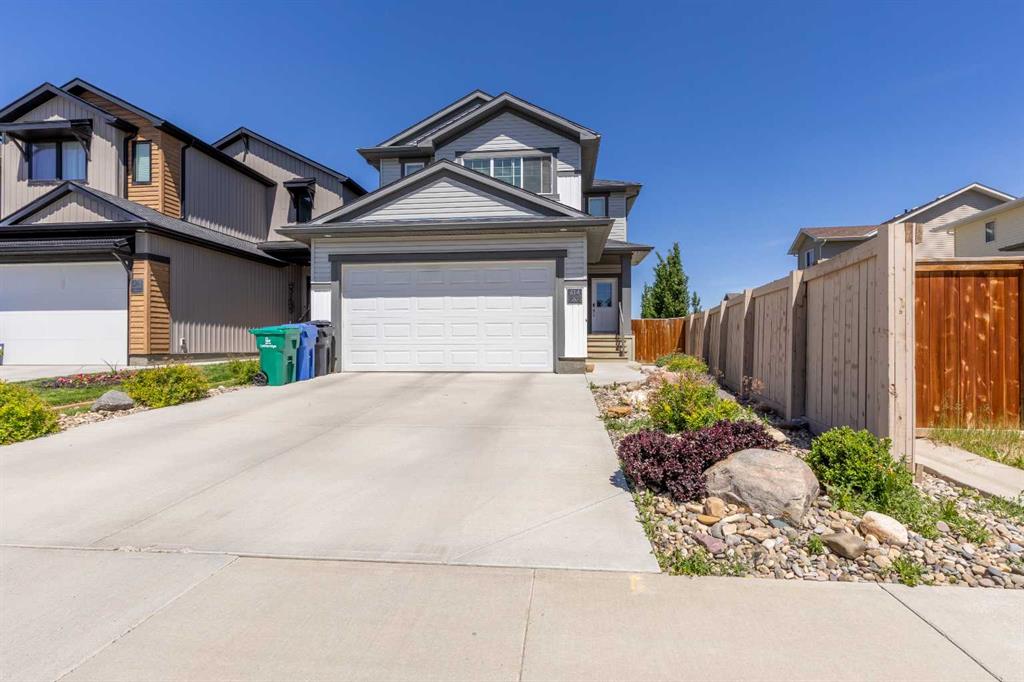 Picture of 614 Moonlight Lane W, Lethbridge Real Estate Listing
