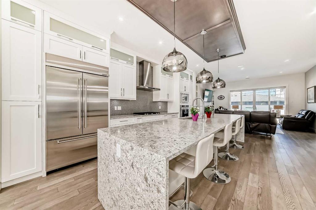 Picture of 226 21 Avenue NE, Calgary Real Estate Listing
