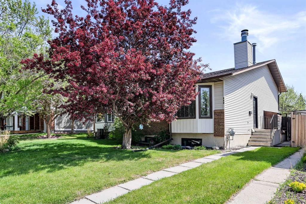 Picture of 154 Woodglen Grove SW, Calgary Real Estate Listing