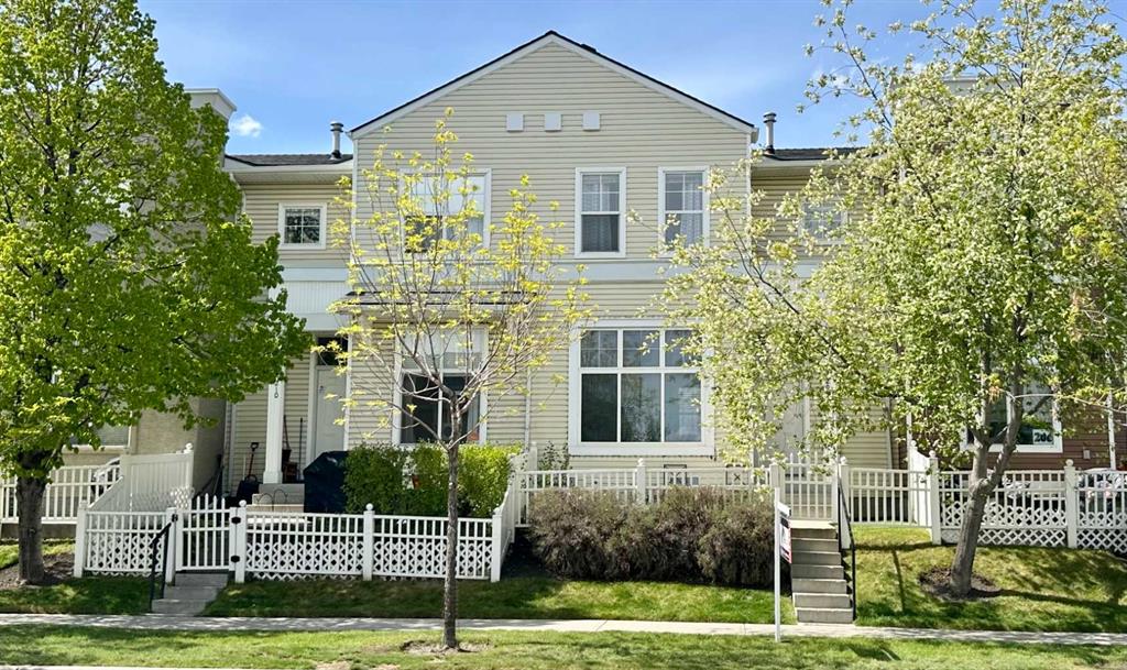 Picture of 208 Mckenzie Towne Link SE, Calgary Real Estate Listing