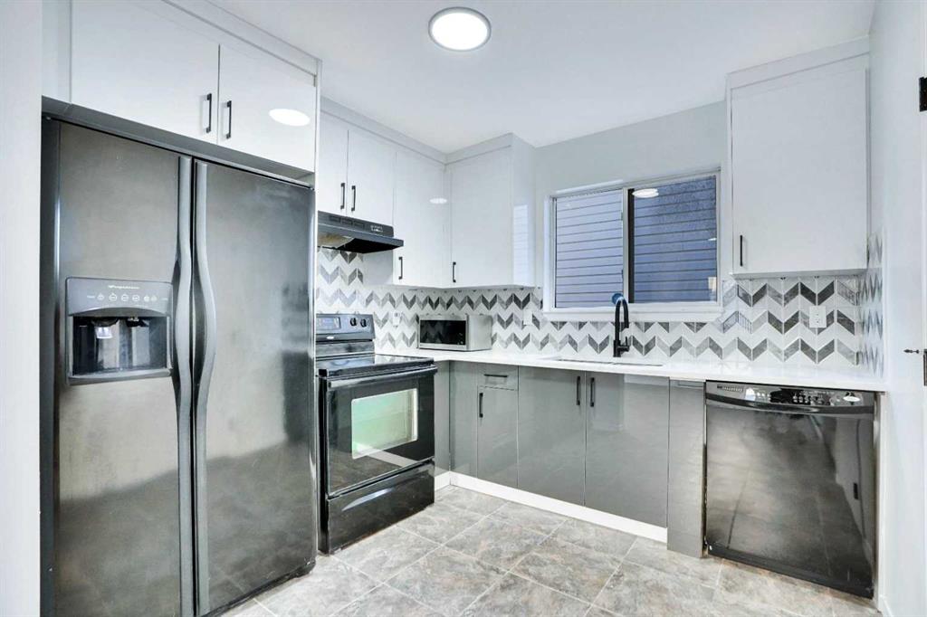 Picture of 7994 Laguna Way NE, Calgary Real Estate Listing