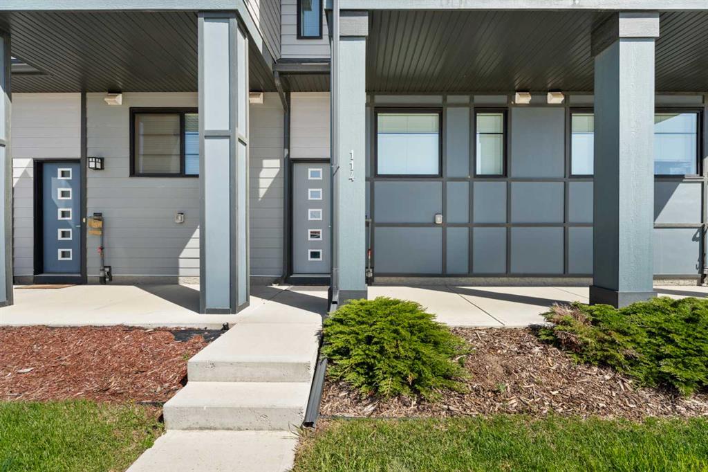 Picture of 114 Seton Passage SE, Calgary Real Estate Listing