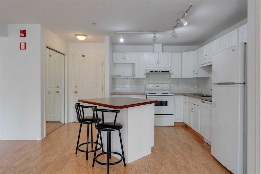 Picture of 210, 165 Manora Place NE, Calgary Real Estate Listing