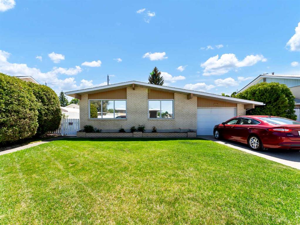 Picture of 511 12 Street NW, Medicine Hat Real Estate Listing