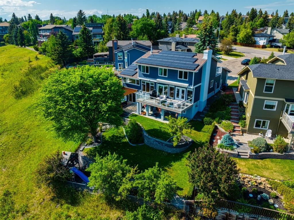 Picture of 19 Strathcona Bay SW, Calgary Real Estate Listing