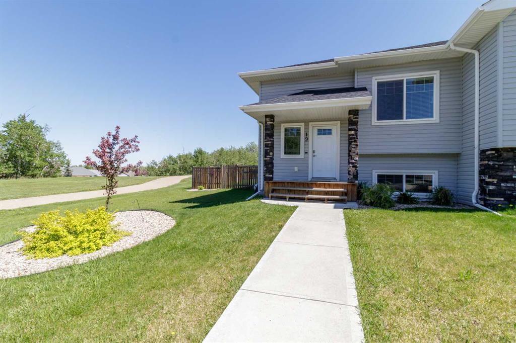 Picture of 19 Old Boomer Road , Sylvan Lake Real Estate Listing