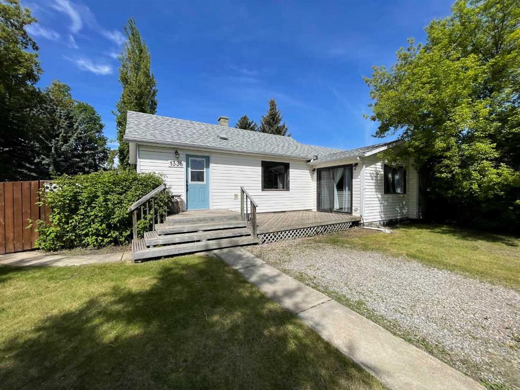 Picture of 1338 24 Street , Didsbury Real Estate Listing