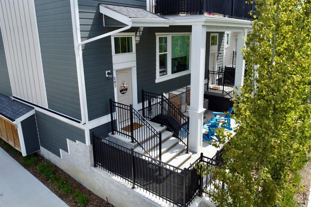 Picture of 203 Cranbrook Walk SE, Calgary Real Estate Listing