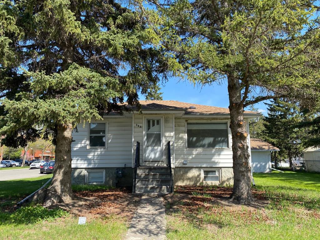 Picture of 902 6 Street SW, High River Real Estate Listing