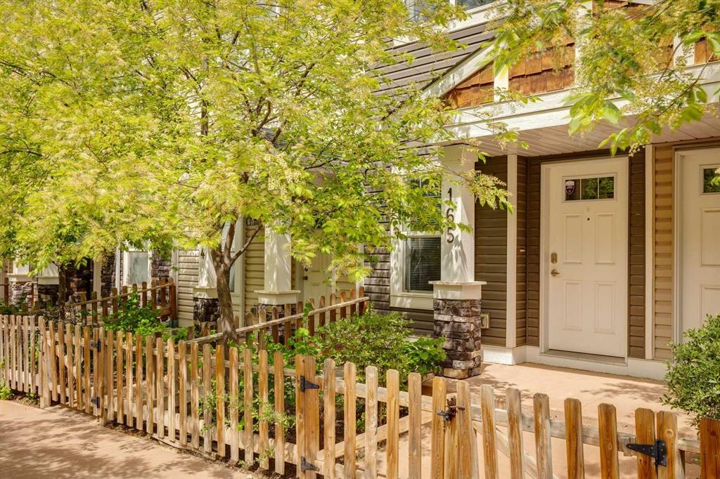 Picture of 165, 2802 Kings Heights Gate SE, Airdrie Real Estate Listing