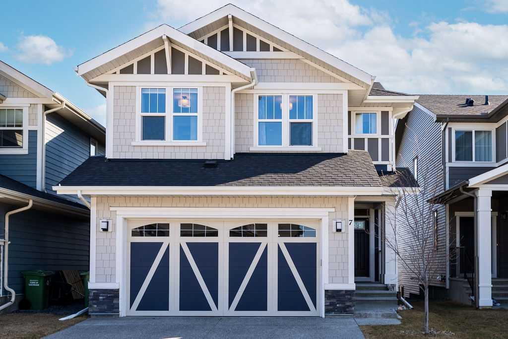 Picture of 7 Sundown Crescent , Cochrane Real Estate Listing