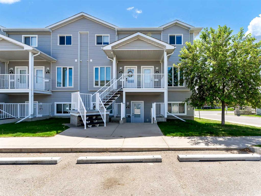 Picture of 44 Northlands Pointe NE, Medicine Hat Real Estate Listing