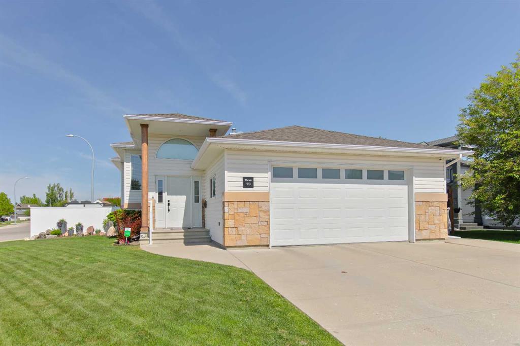 Picture of 319 Cougar Way N, Lethbridge Real Estate Listing
