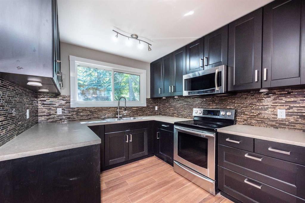 Picture of 42 Lake Huron Place SE, Calgary Real Estate Listing