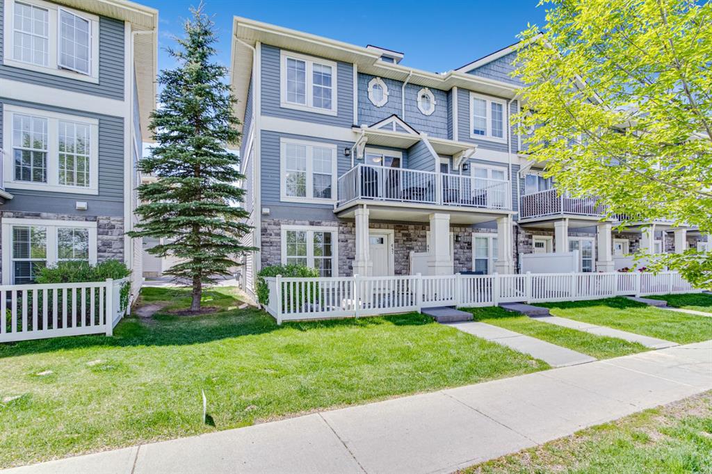 Picture of 647 Auburn Bay Boulevard SE, Calgary Real Estate Listing