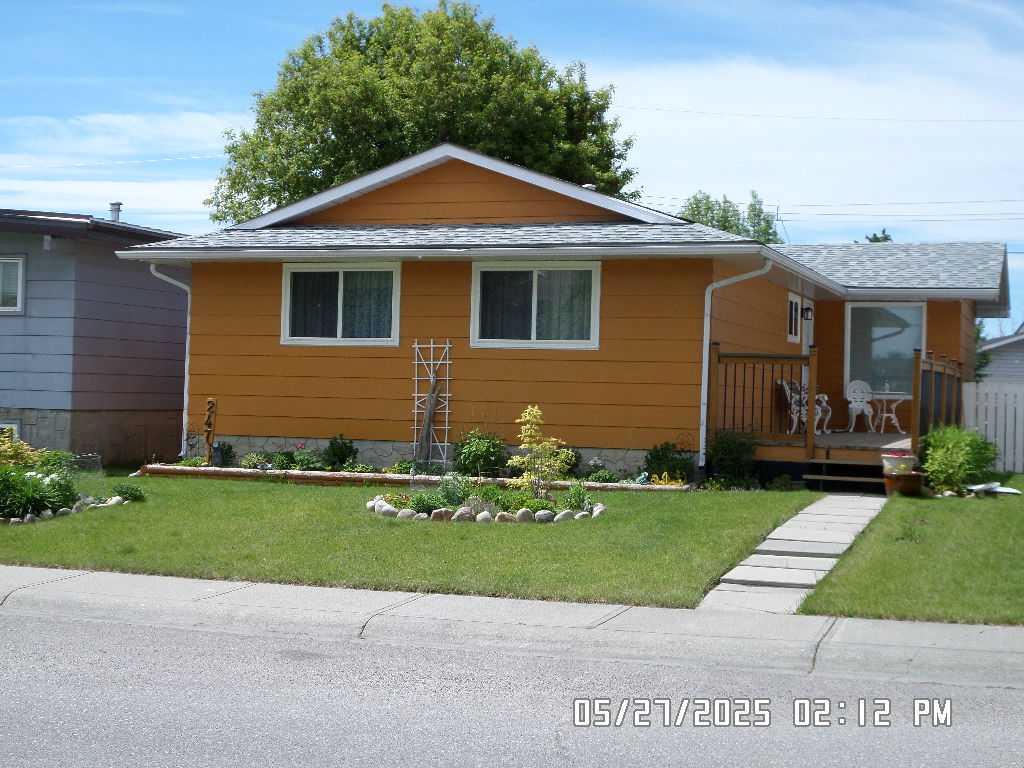 Picture of 247 Doverview Crescent SE, Calgary Real Estate Listing