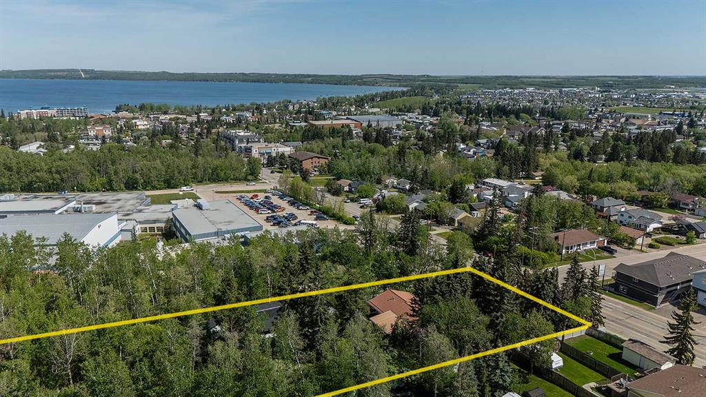 Picture of 4444 50 Street , Sylvan Lake Real Estate Listing
