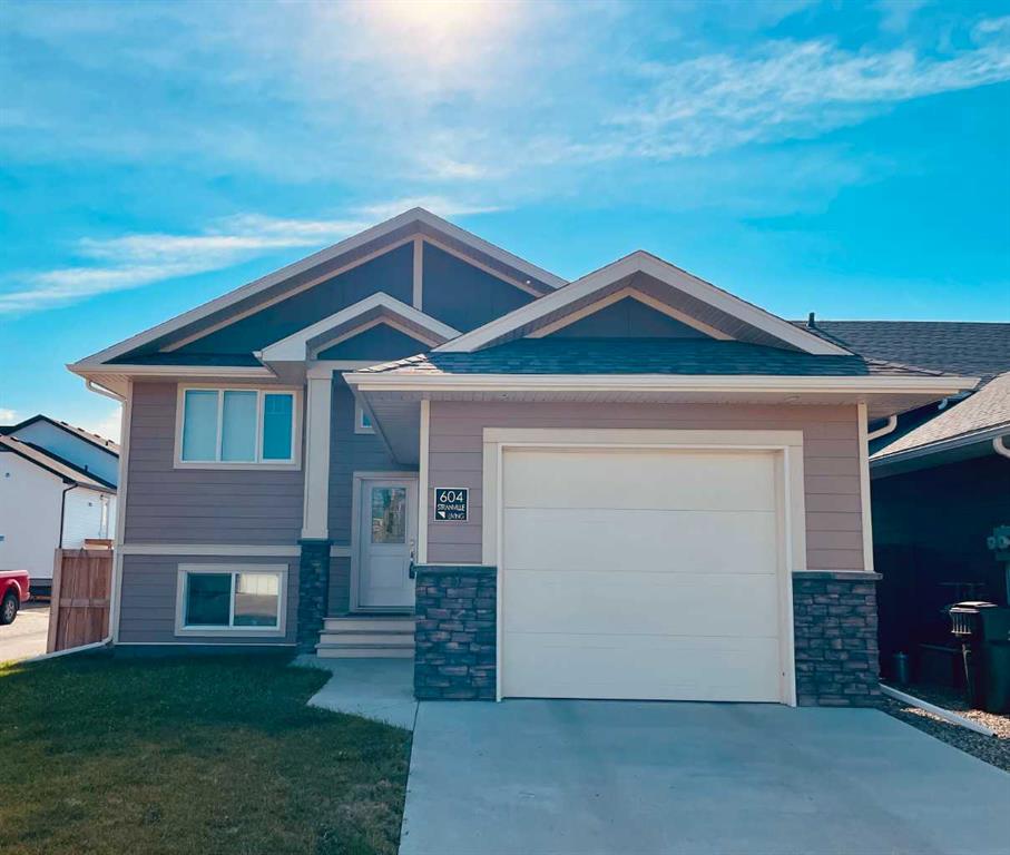 Picture of 604 Aquitania Boulevard W, Lethbridge Real Estate Listing