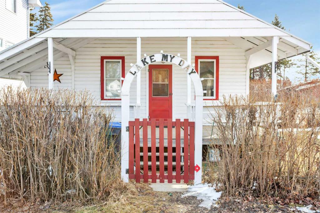 Picture of 5003 40 Street , Sylvan Lake Real Estate Listing