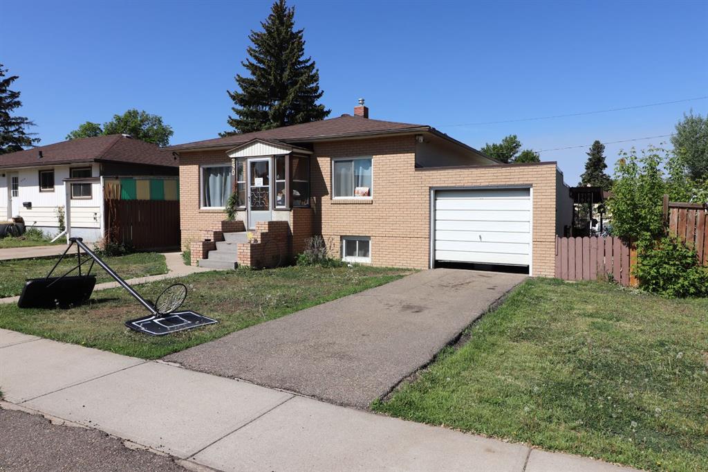 Picture of 230 5 Street SE, Redcliff Real Estate Listing