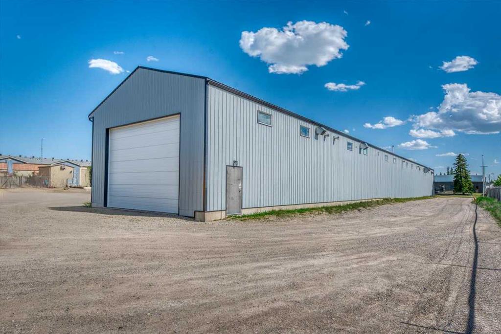 Picture of 111, 5 Bayside Place , Strathmore Real Estate Listing