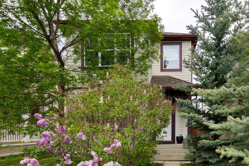 Picture of 14 Everglen Manor SW, Calgary Real Estate Listing