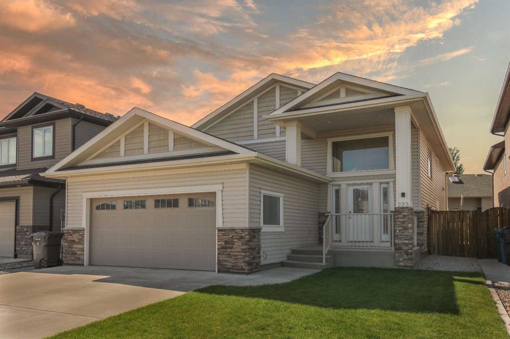 Picture of 223 Gateway Manor S, Lethbridge Real Estate Listing