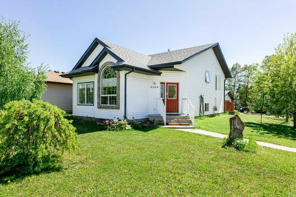 Picture of 5009 52 Avenue , Benalto Real Estate Listing