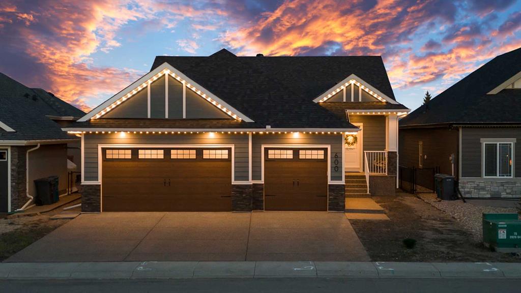 Picture of 600 Muirfield Crescent , Lyalta Real Estate Listing