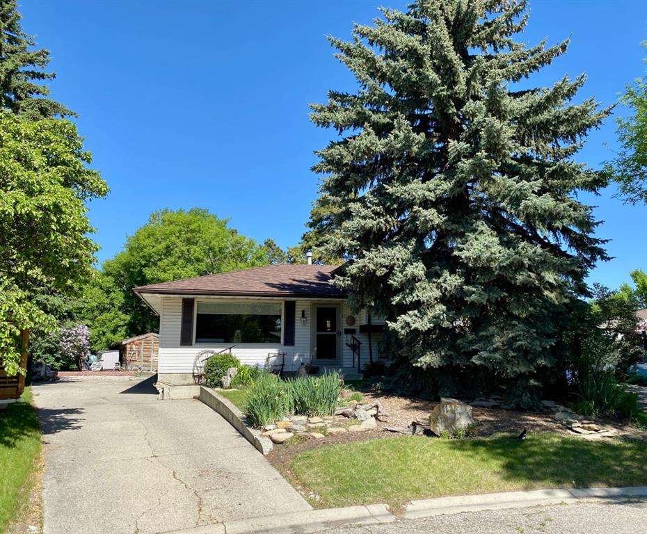 Picture of 111 Lynnbrook Bay SE, Calgary Real Estate Listing