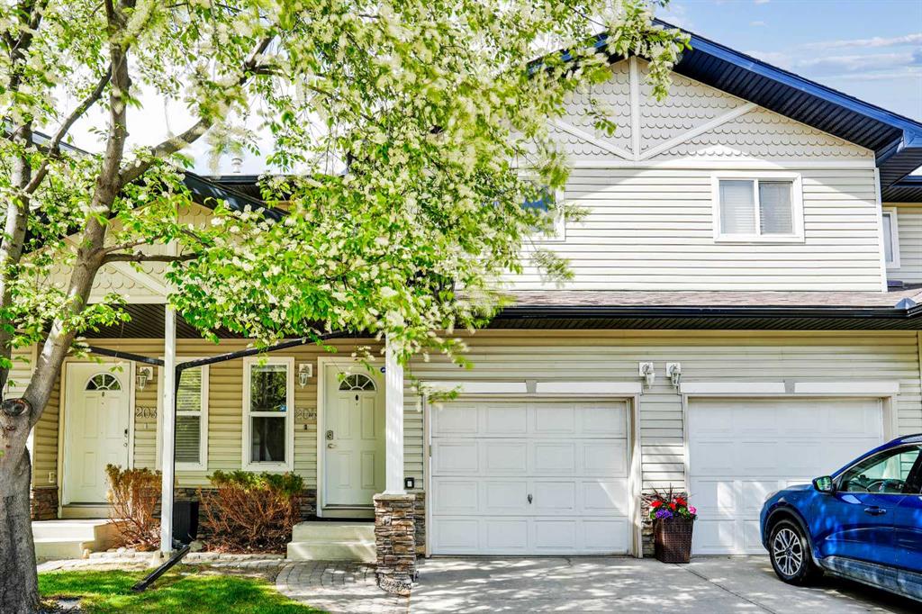 Picture of 204, 760 Railway Gate SW, Airdrie Real Estate Listing