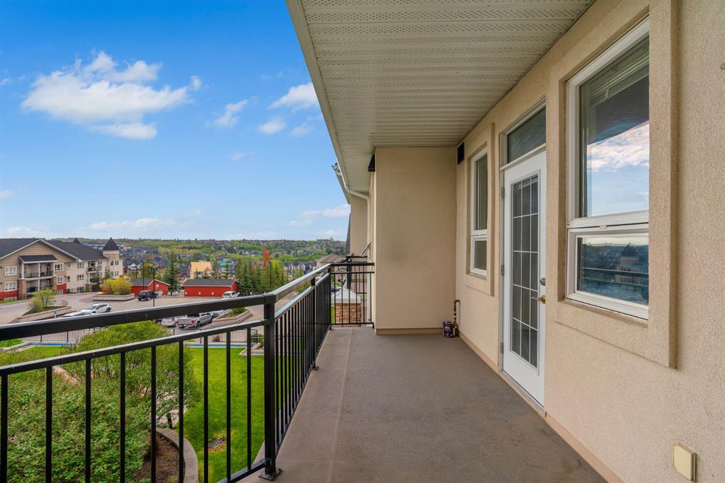 Picture of 545, 26 Val Gardena View SW, Calgary Real Estate Listing