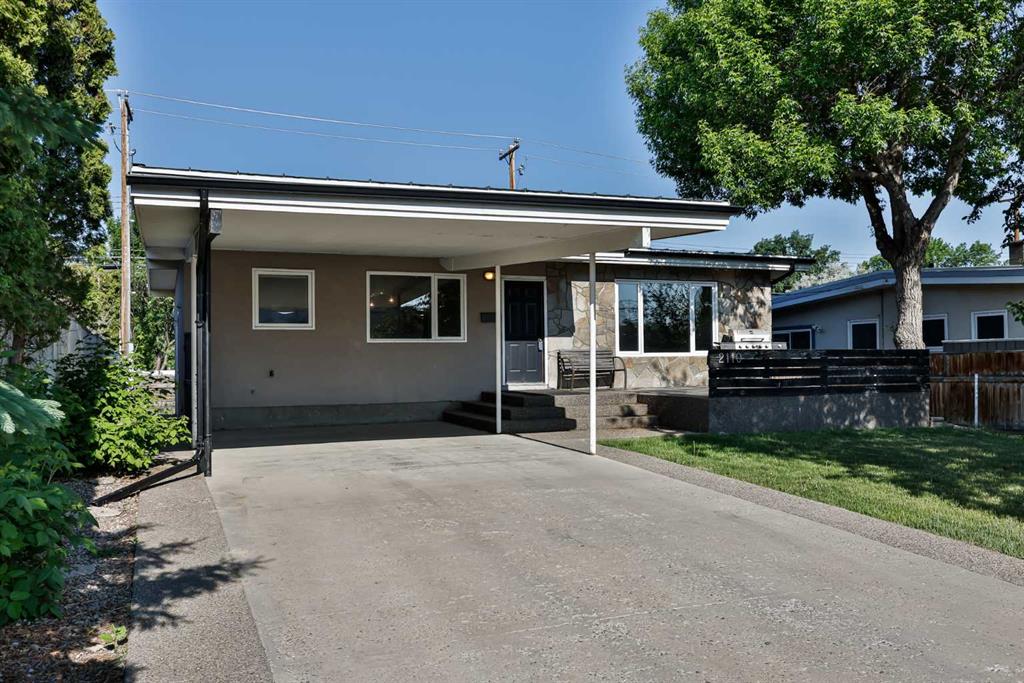 Picture of 2110 20 Street S, Lethbridge Real Estate Listing