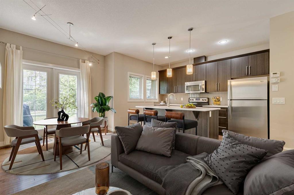 Picture of 416 Quarry Villas SE, Calgary Real Estate Listing