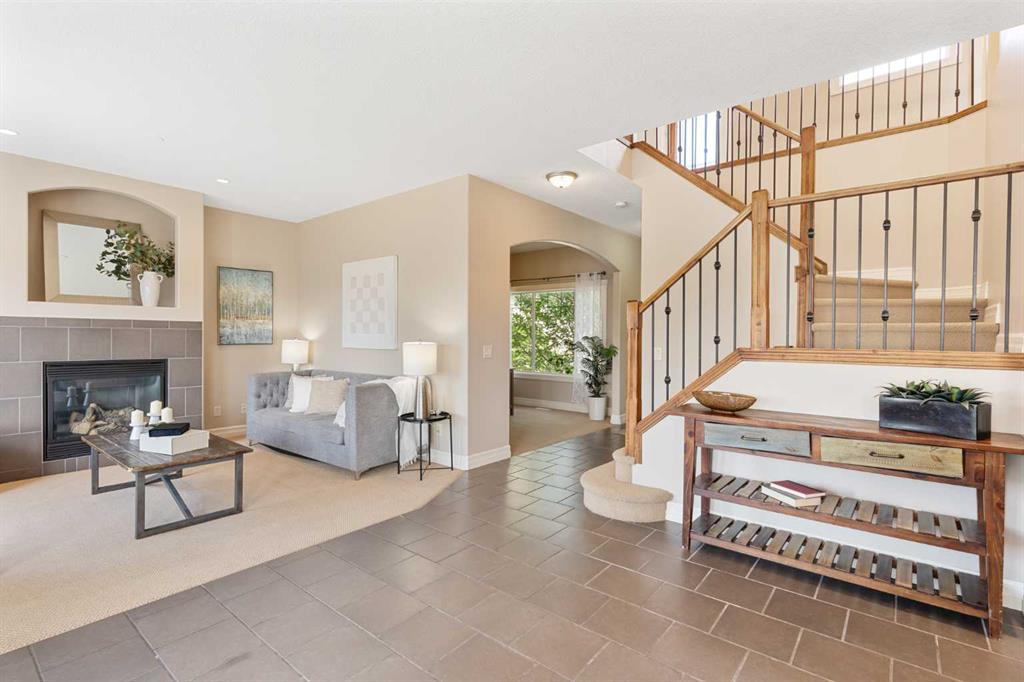 Picture of 122 Coopers Bay SW, Airdrie Real Estate Listing