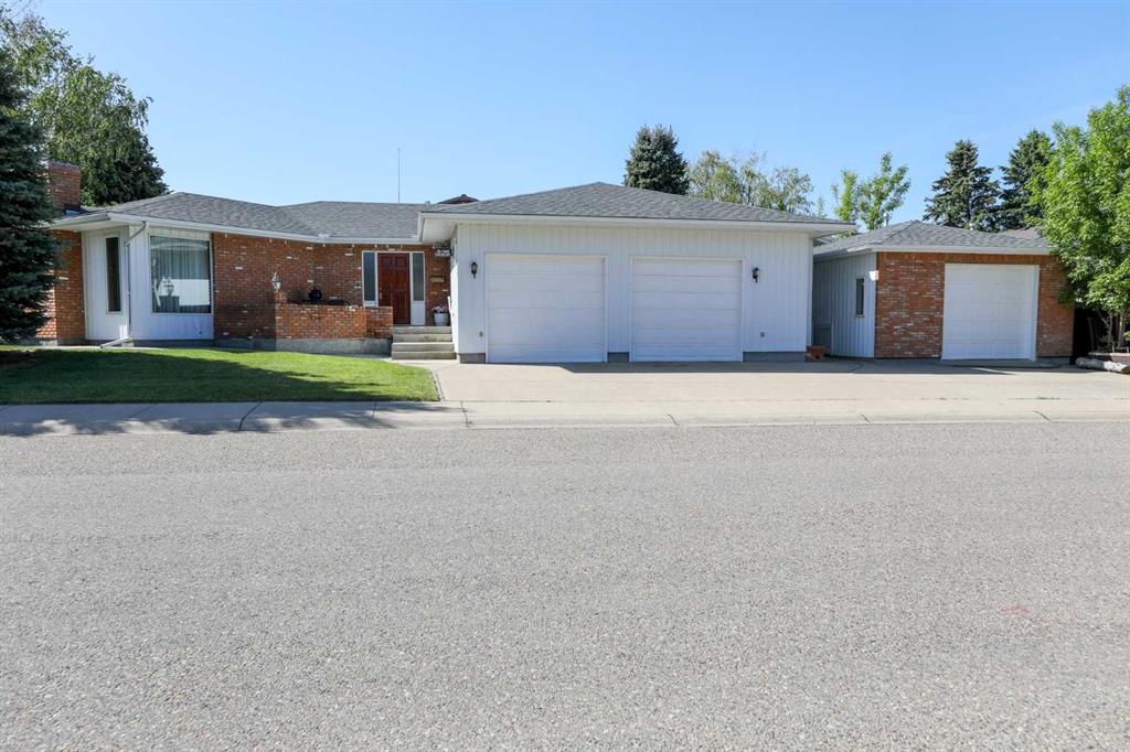 Picture of 90 Tudor Crescent S, Lethbridge Real Estate Listing